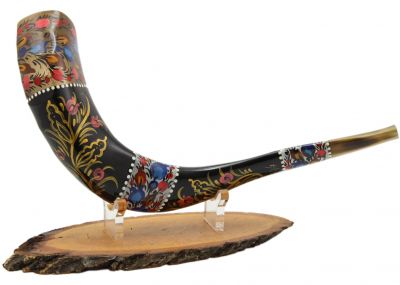 Decorated Ram's Shofar Features a Scene Of The City of Jerusalem